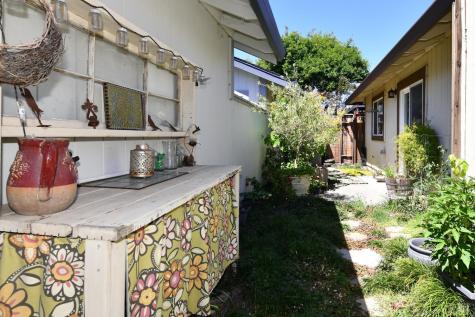 1907 Genoa Place Santa Rosa CA 95403