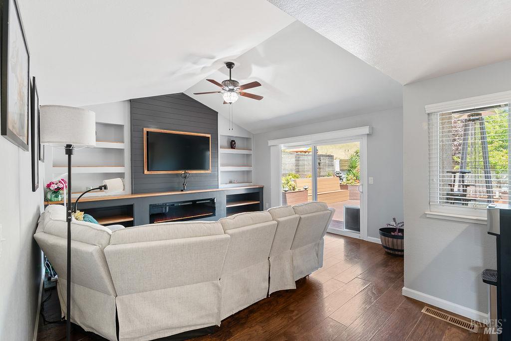 143 Royal Court Vallejo CA 94591