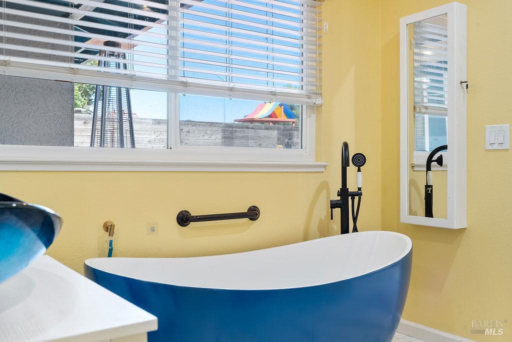 143 Royal Court Vallejo CA 94591
