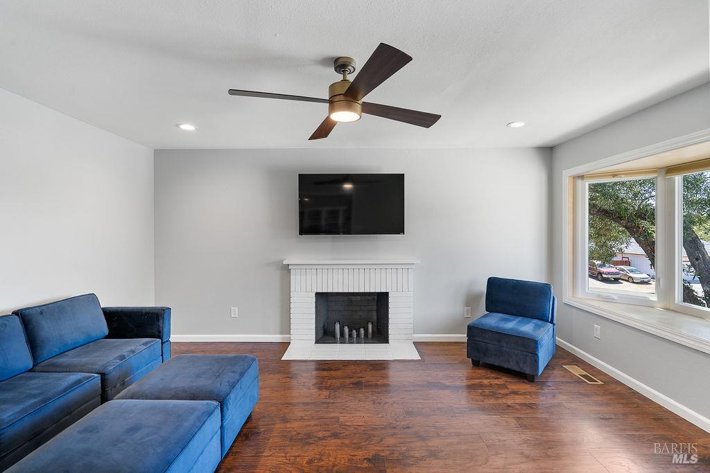 143 Royal Court Vallejo CA 94591