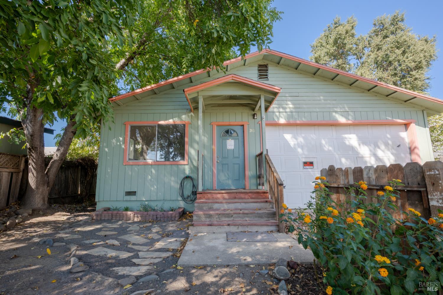 240 Thomas Street Ukiah CA 95482