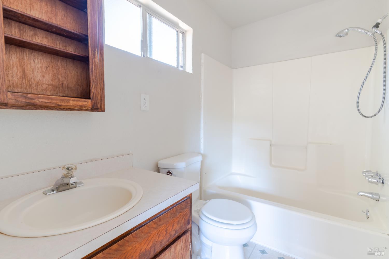 240 Thomas Street Ukiah CA 95482