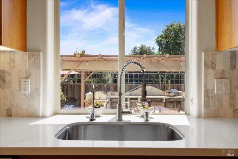 416 San Lorenzo Court Sonoma CA 95476