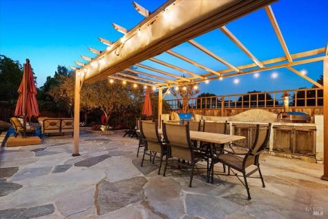 416 San Lorenzo Court Sonoma CA 95476