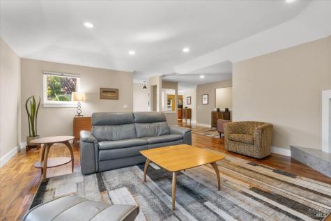 3224 Cobblestone Drive Santa Rosa CA 95404