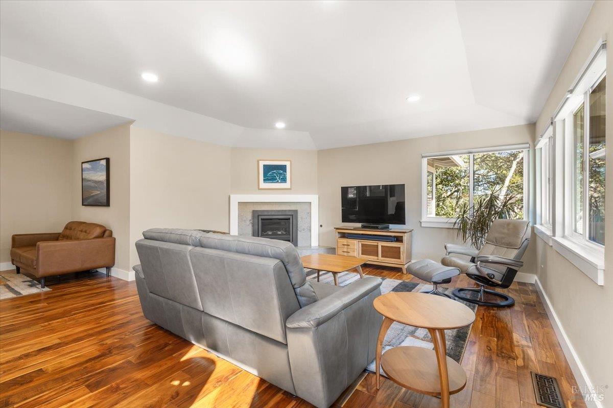 3224 Cobblestone Drive Santa Rosa CA 95404