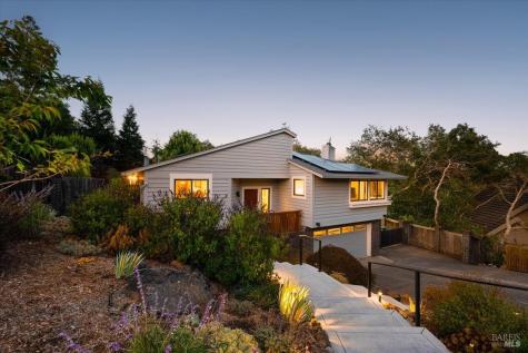3224 Cobblestone Drive Santa Rosa CA 95404