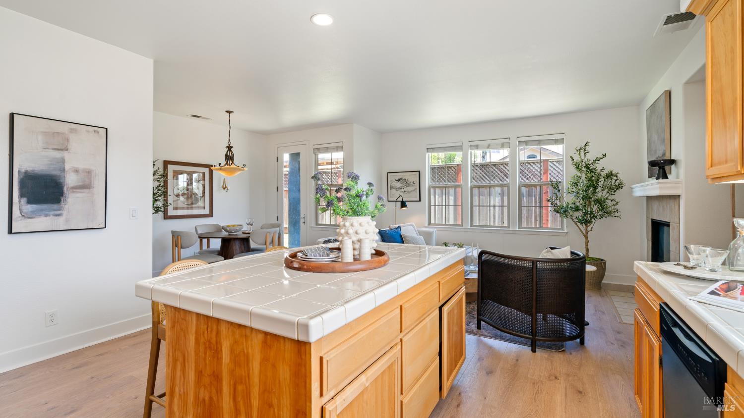 1436-1438 Trombetta Street Santa Rosa CA 95407