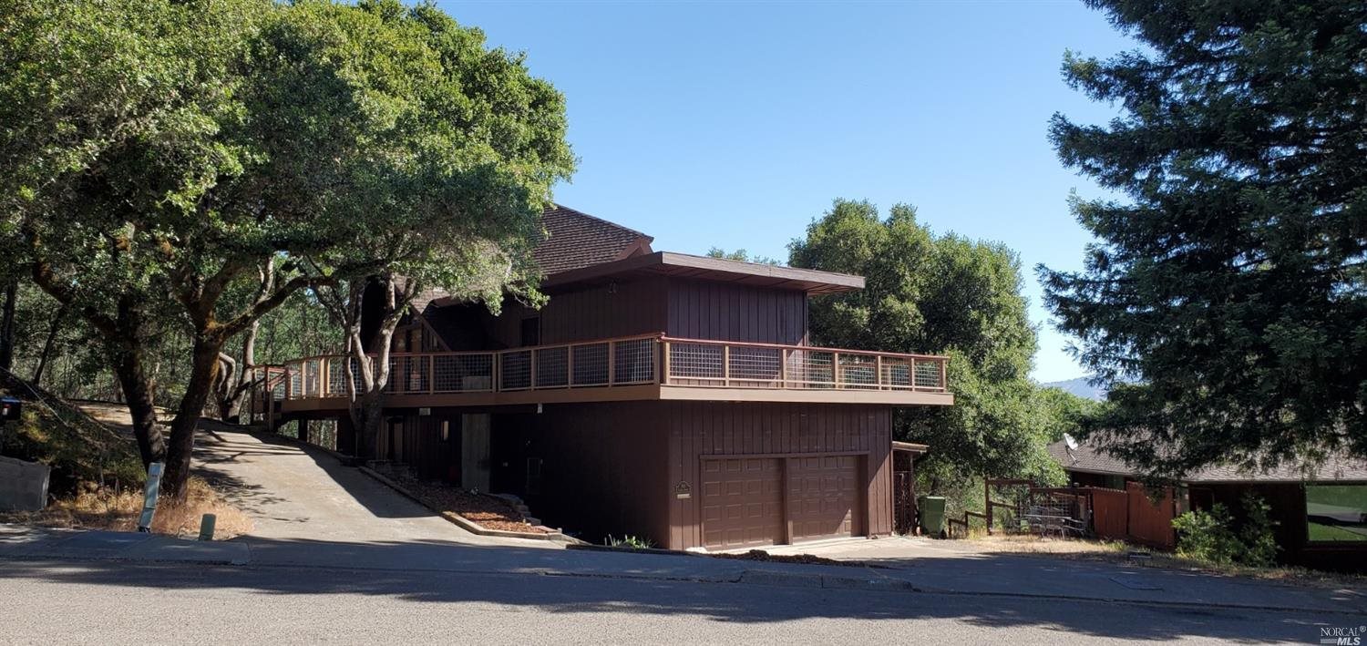988 Fairway Avenue Ukiah CA 95482