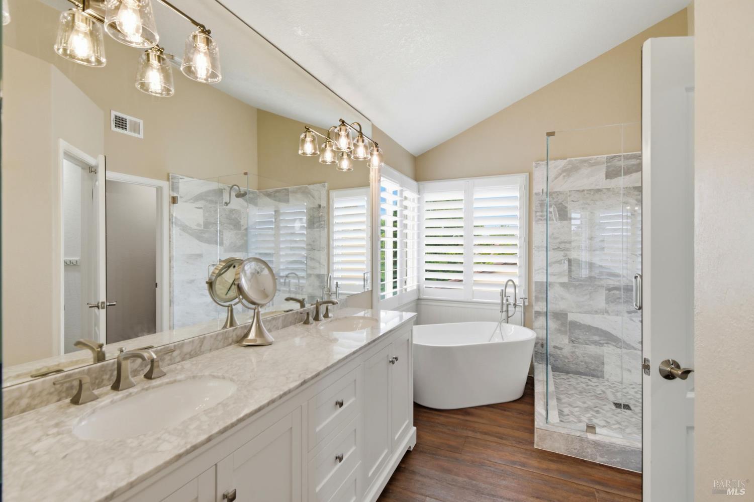 33 Peninsula Court Napa CA 94559