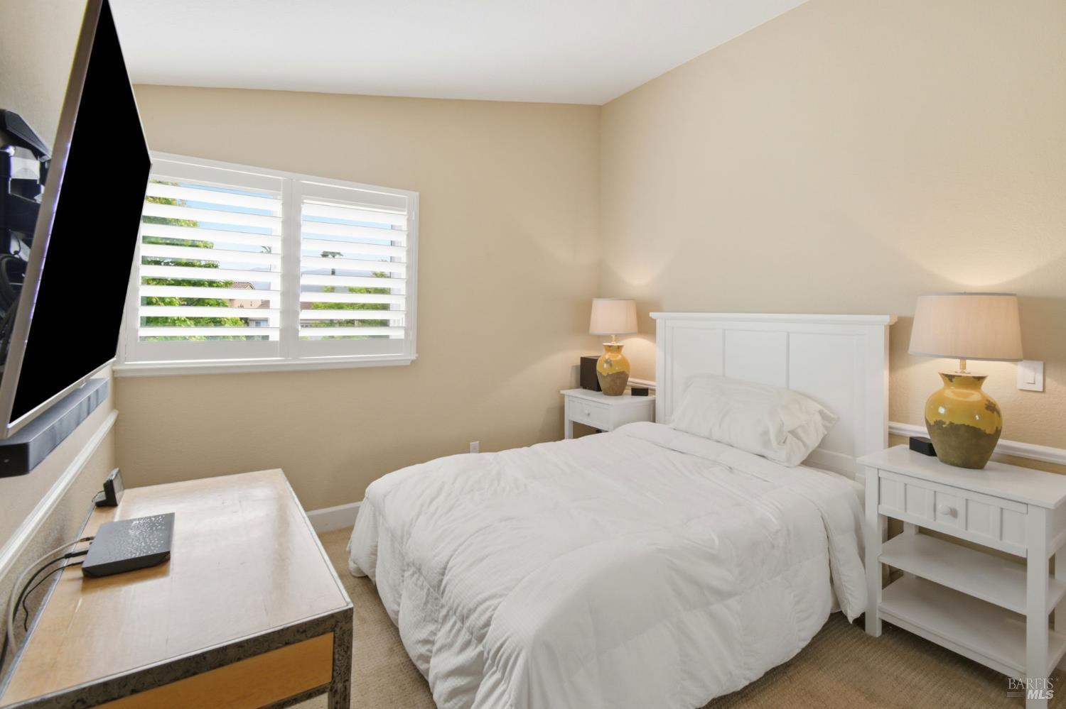 33 Peninsula Court Napa CA 94559