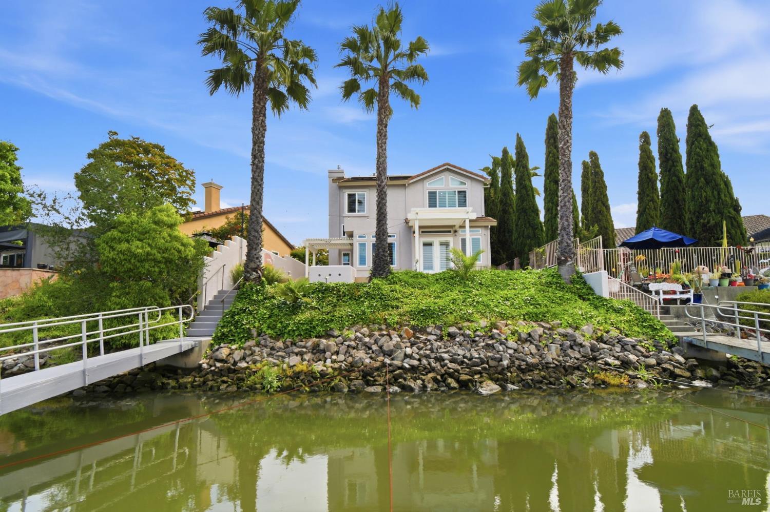 33 Peninsula Court Napa CA 94559