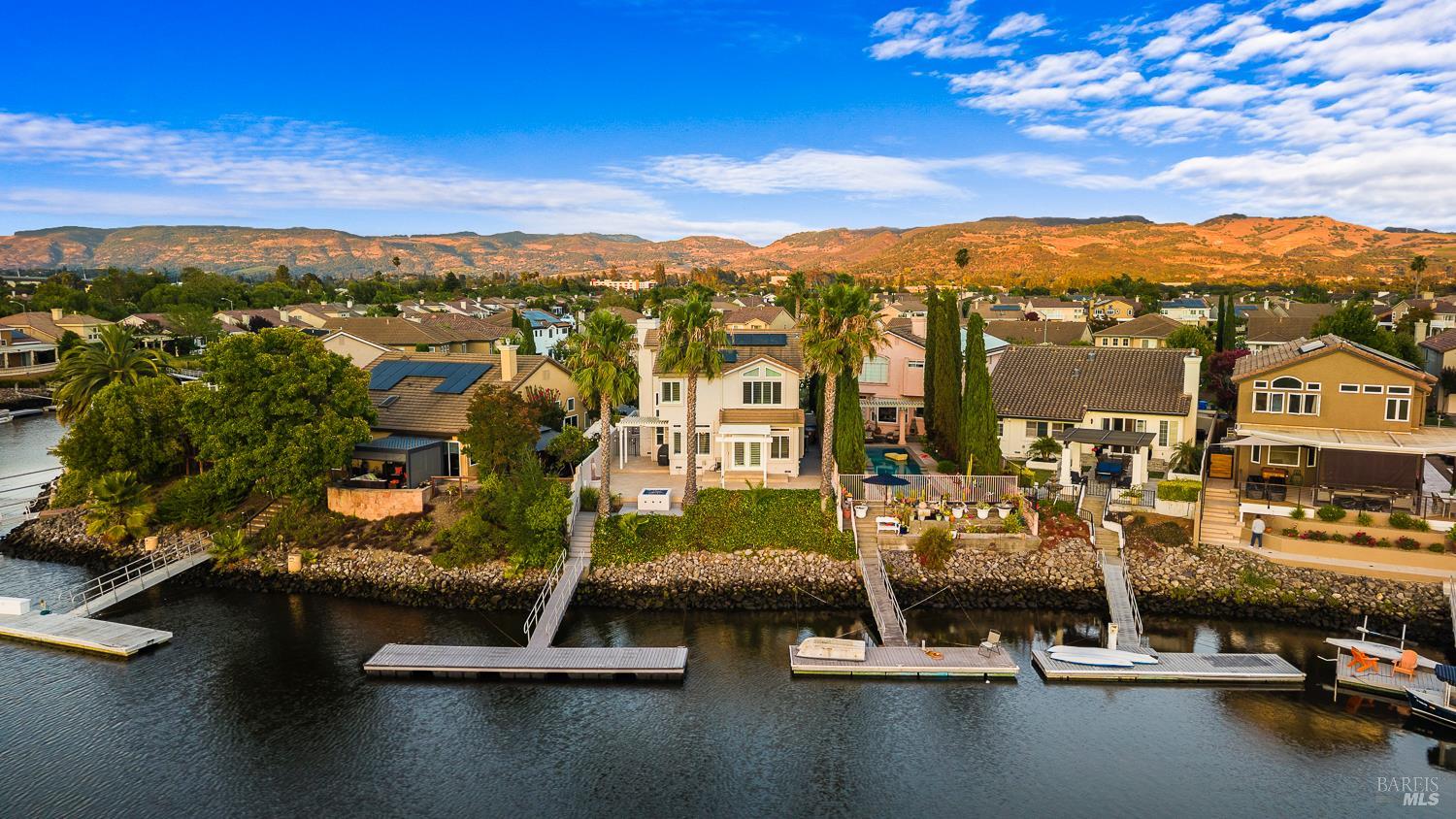 33 Peninsula Court Napa CA 94559