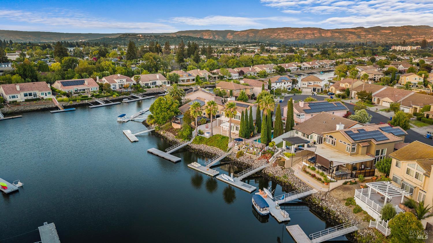 33 Peninsula Court Napa CA 94559