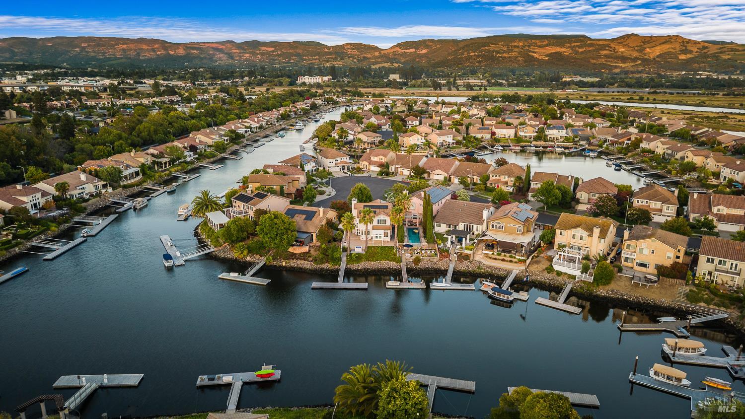 33 Peninsula Court Napa CA 94559