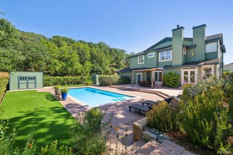 90 Saddle Wood Drive Novato CA 94945
