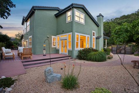90 Saddle Wood Drive Novato CA 94945