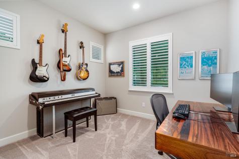 1710 Kenwood Place Rohnert Park CA 94928