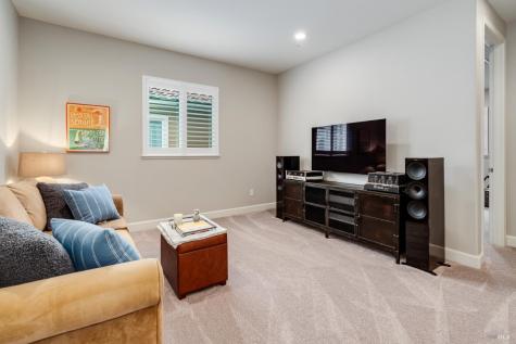 1710 Kenwood Place Rohnert Park CA 94928