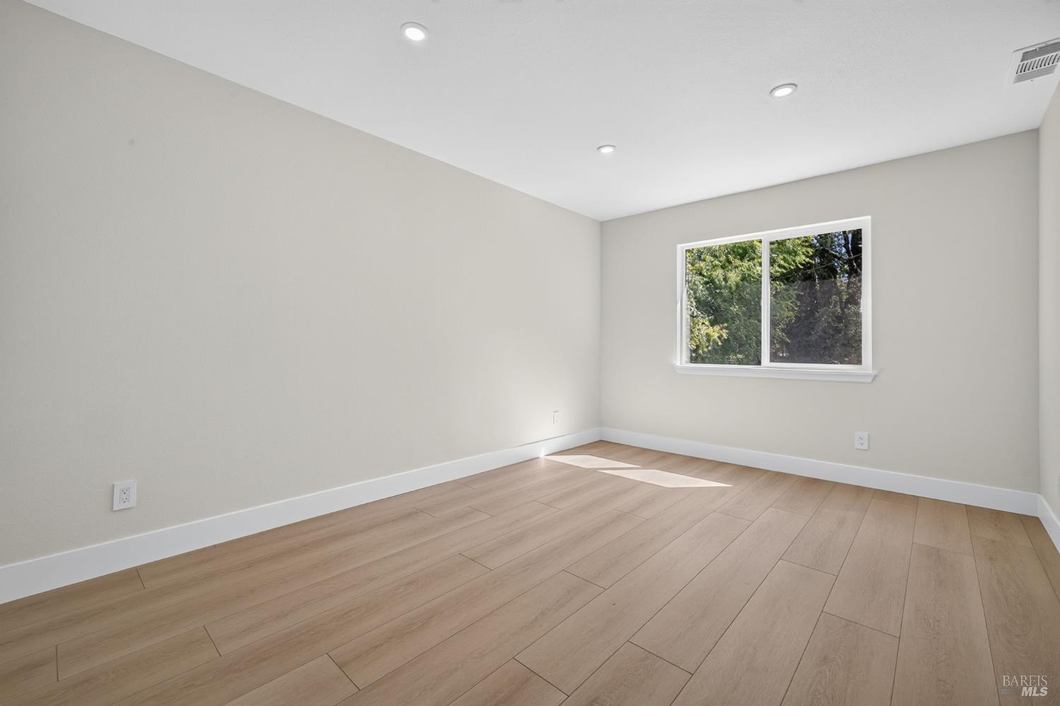 8822 Oak Grove Avenue Graton CA 95472