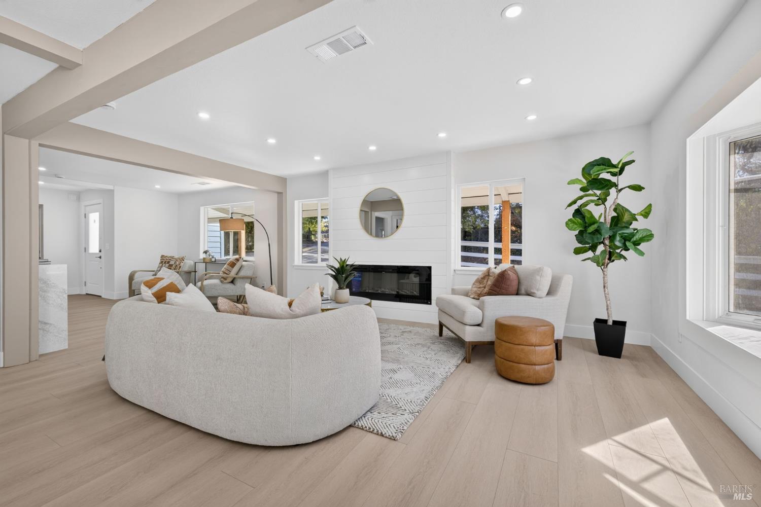 8822 Oak Grove Avenue Graton CA 95472