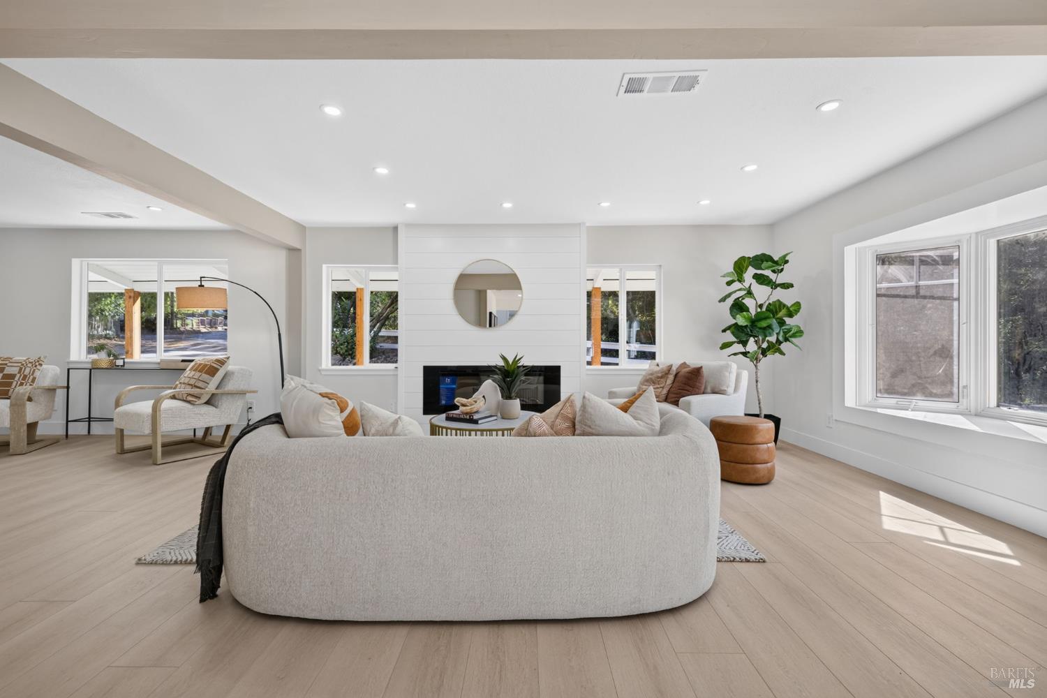 8822 Oak Grove Avenue Graton CA 95472