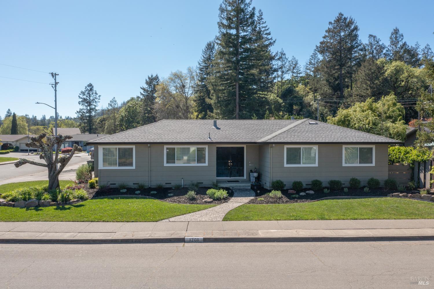 1201 Sunnyslope Drive Santa Rosa CA 95404