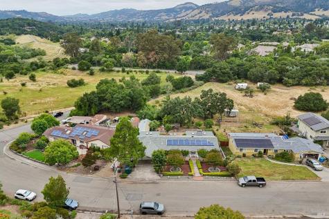 5423 Pepperwood Road Santa Rosa CA 95409