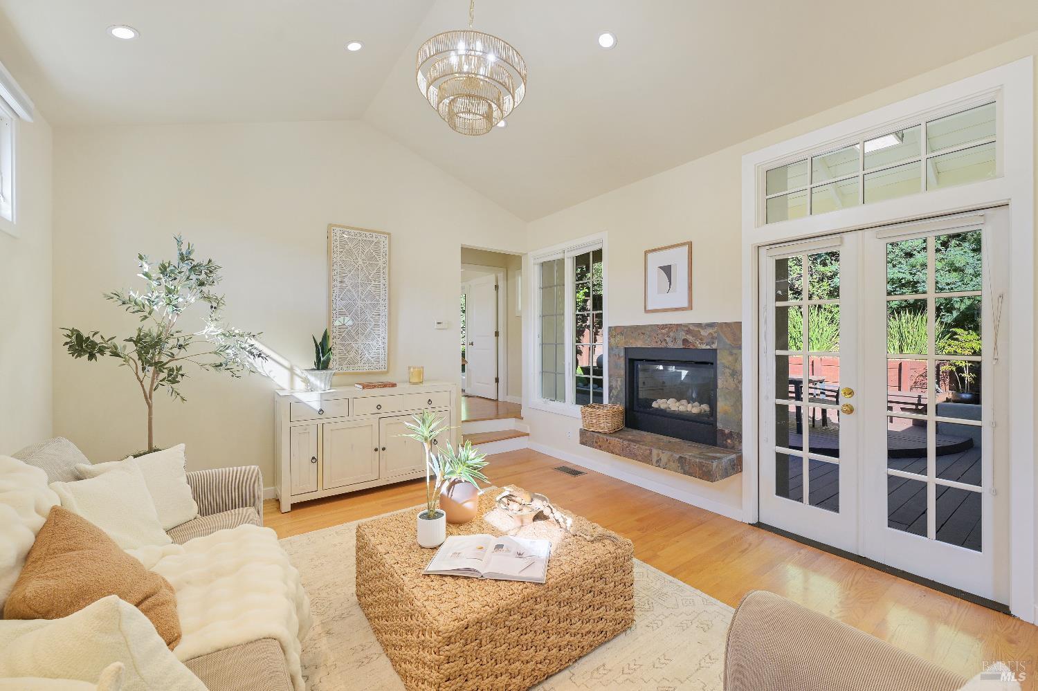 2 Alvina Avenue San Rafael CA 94901