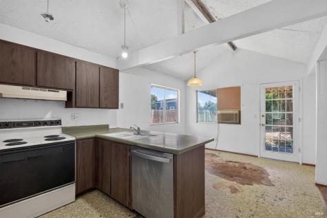 1079 Camino Coronado Rohnert Park CA 94928