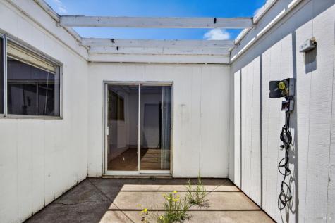 1079 Camino Coronado Rohnert Park CA 94928