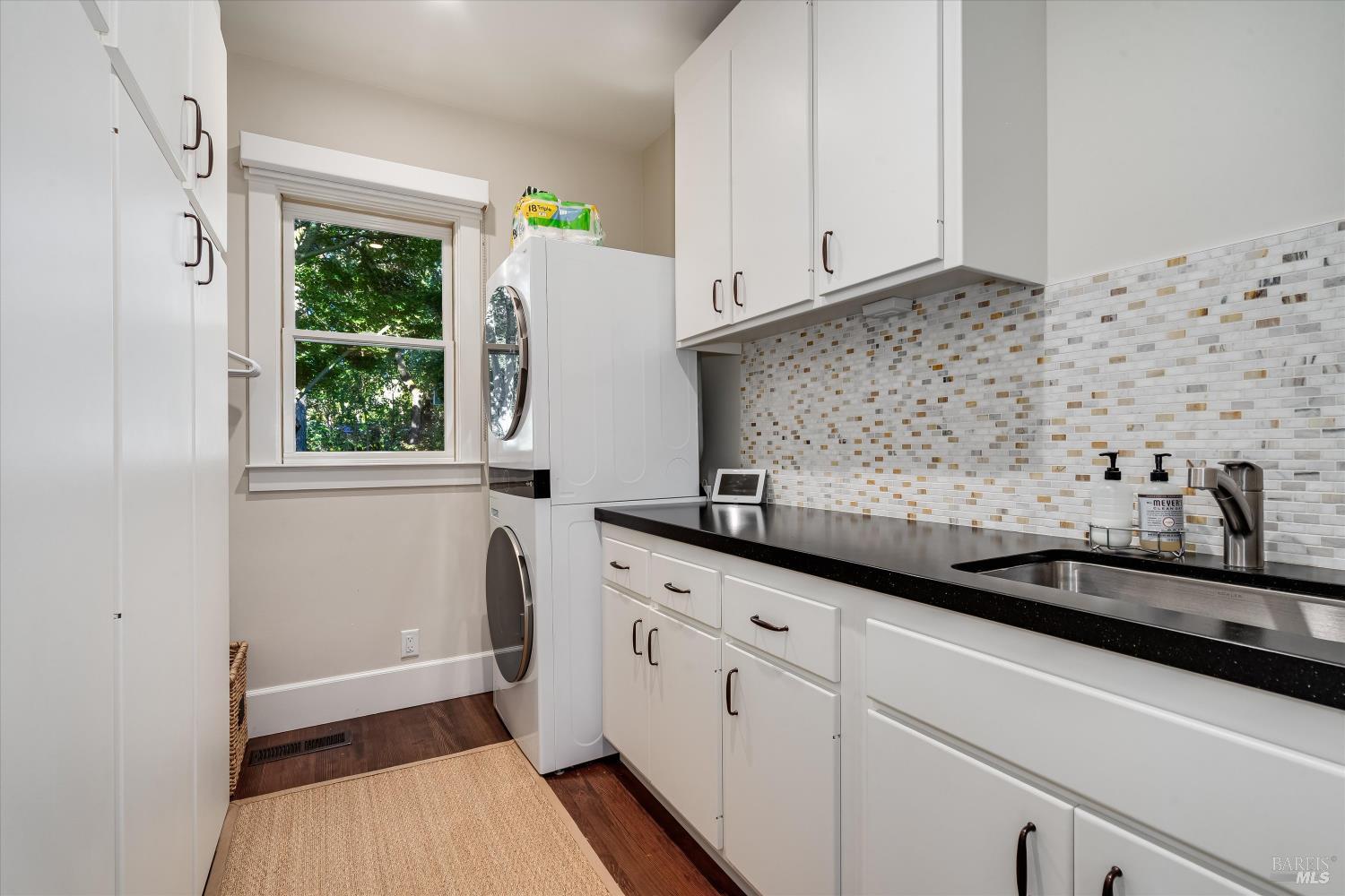 890 3rd Street E Sonoma CA 95476