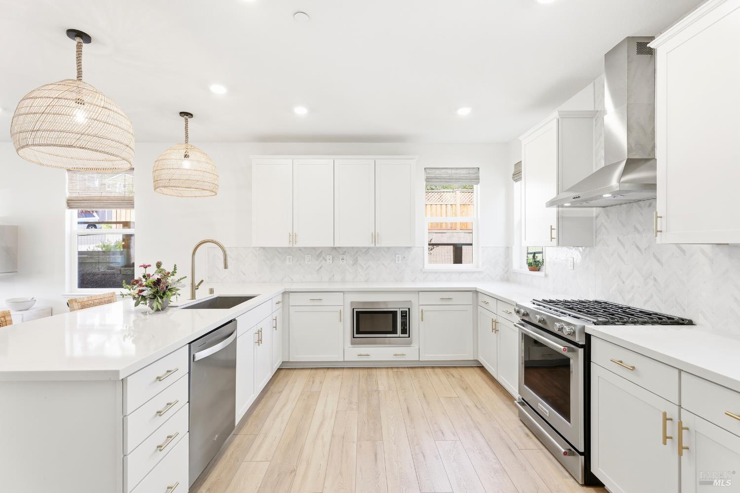 547 Sapphire Street Petaluma CA 94952