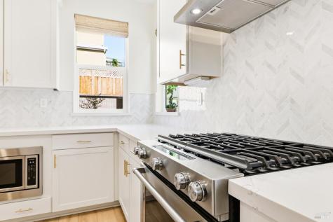 547 Sapphire Street Petaluma CA 94952