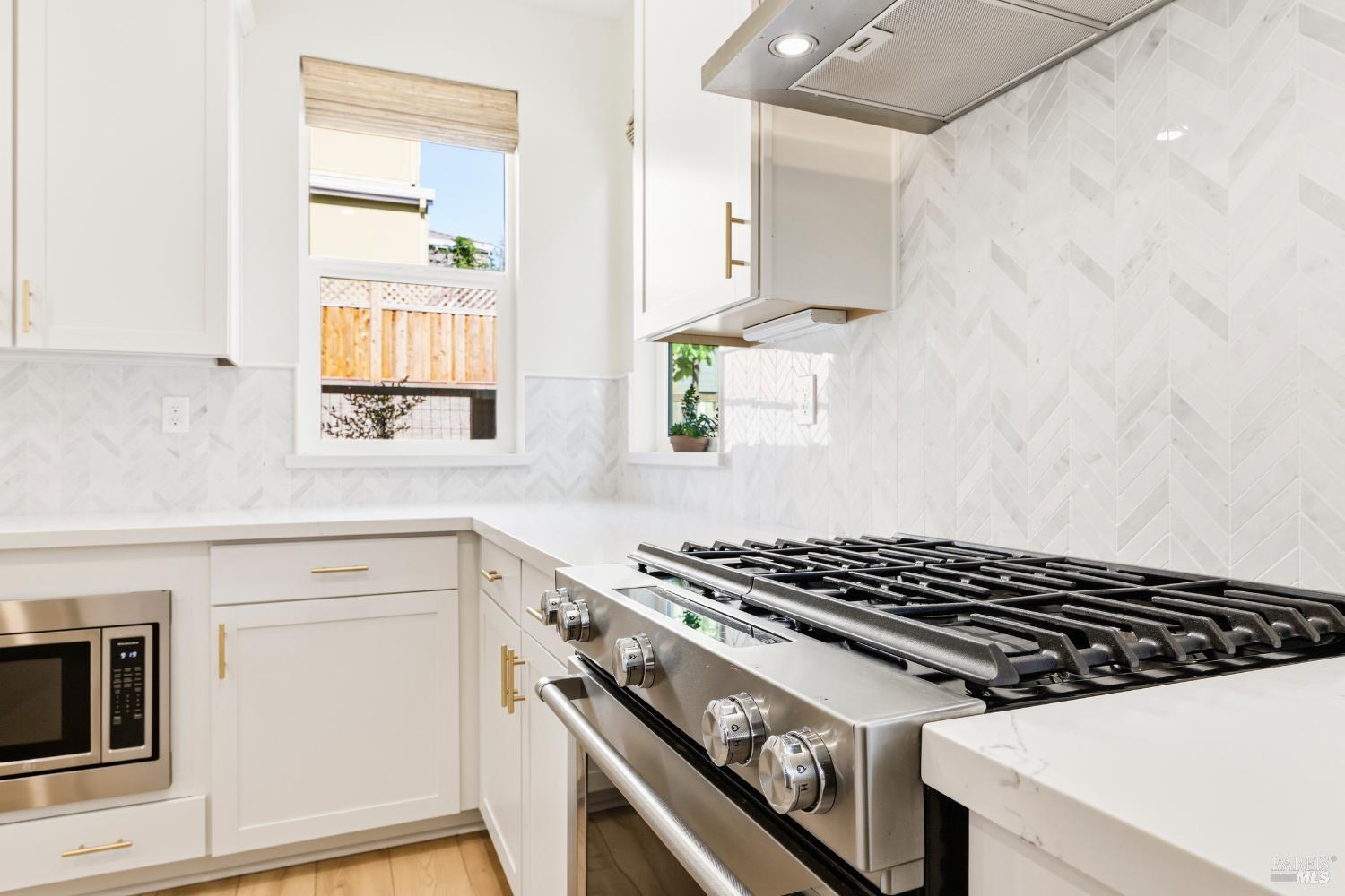 547 Sapphire Street Petaluma CA 94952