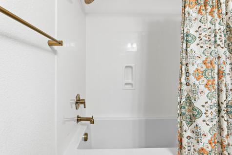 547 Sapphire Street Petaluma CA 94952