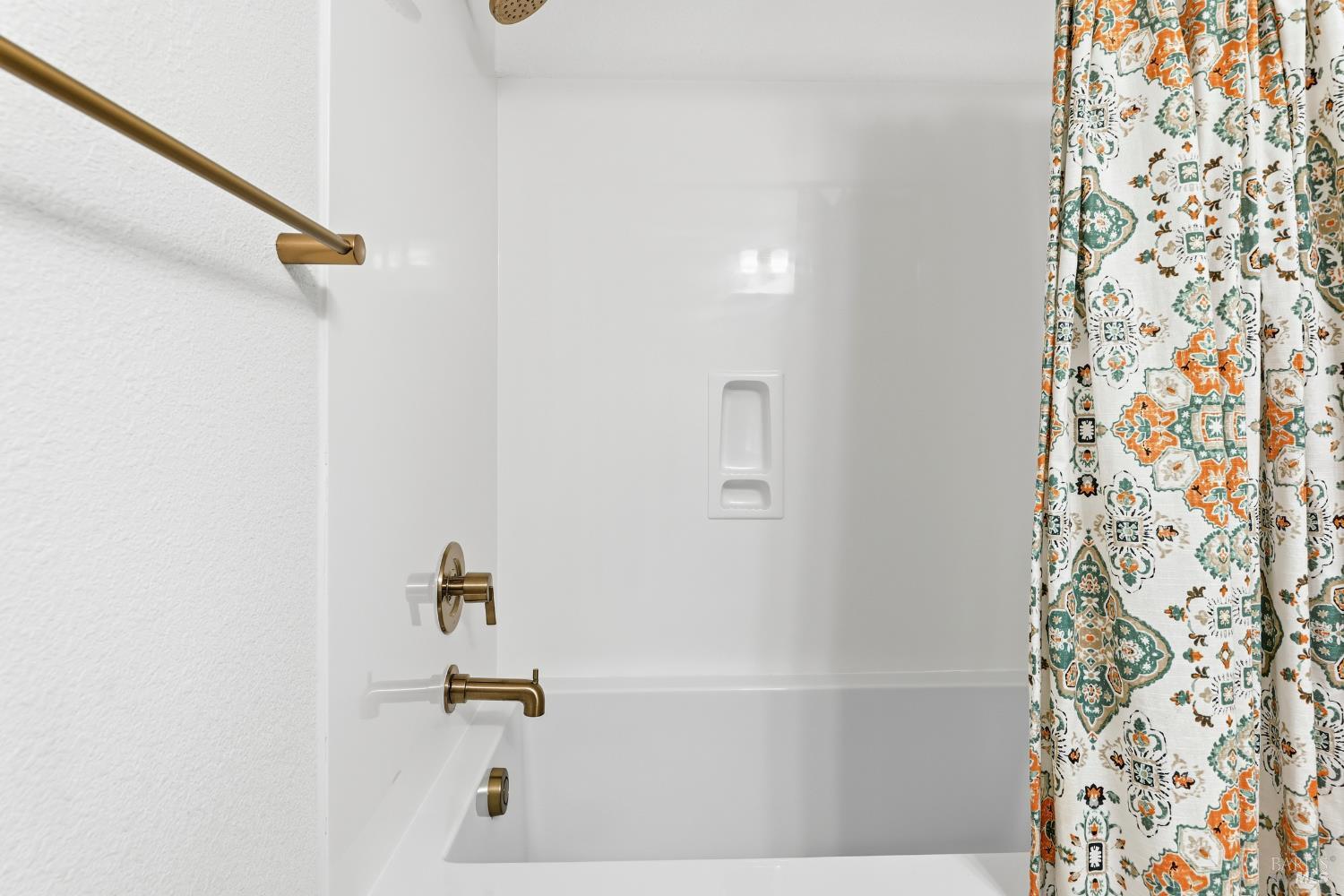 547 Sapphire Street Petaluma CA 94952