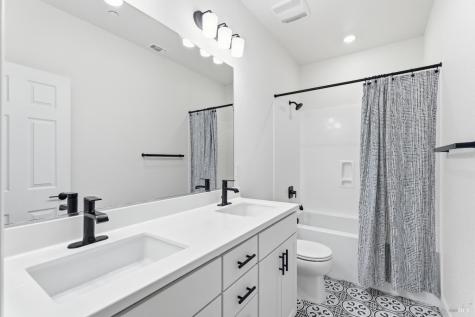 547 Sapphire Street Petaluma CA 94952