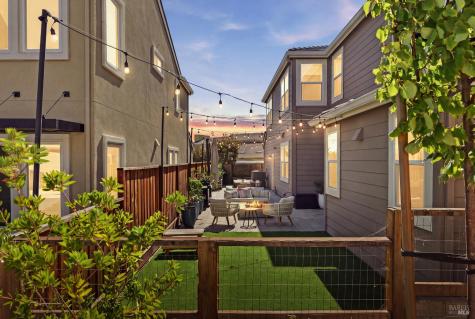 547 Sapphire Street Petaluma CA 94952