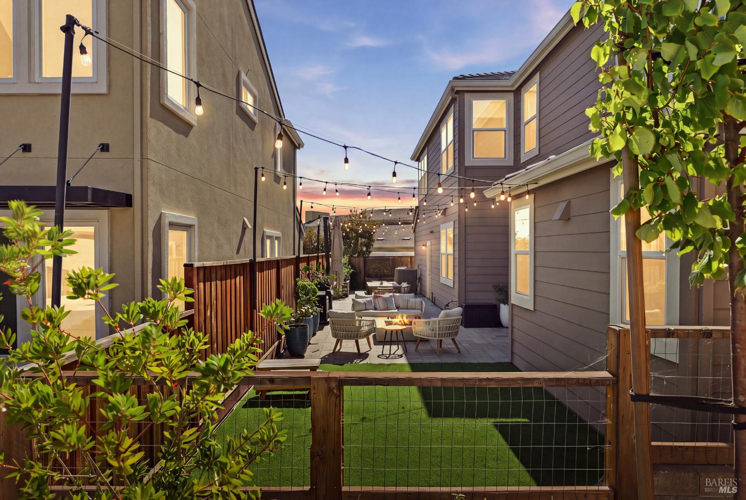 547 Sapphire Street Petaluma CA 94952
