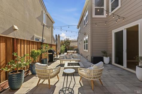 547 Sapphire Street Petaluma CA 94952