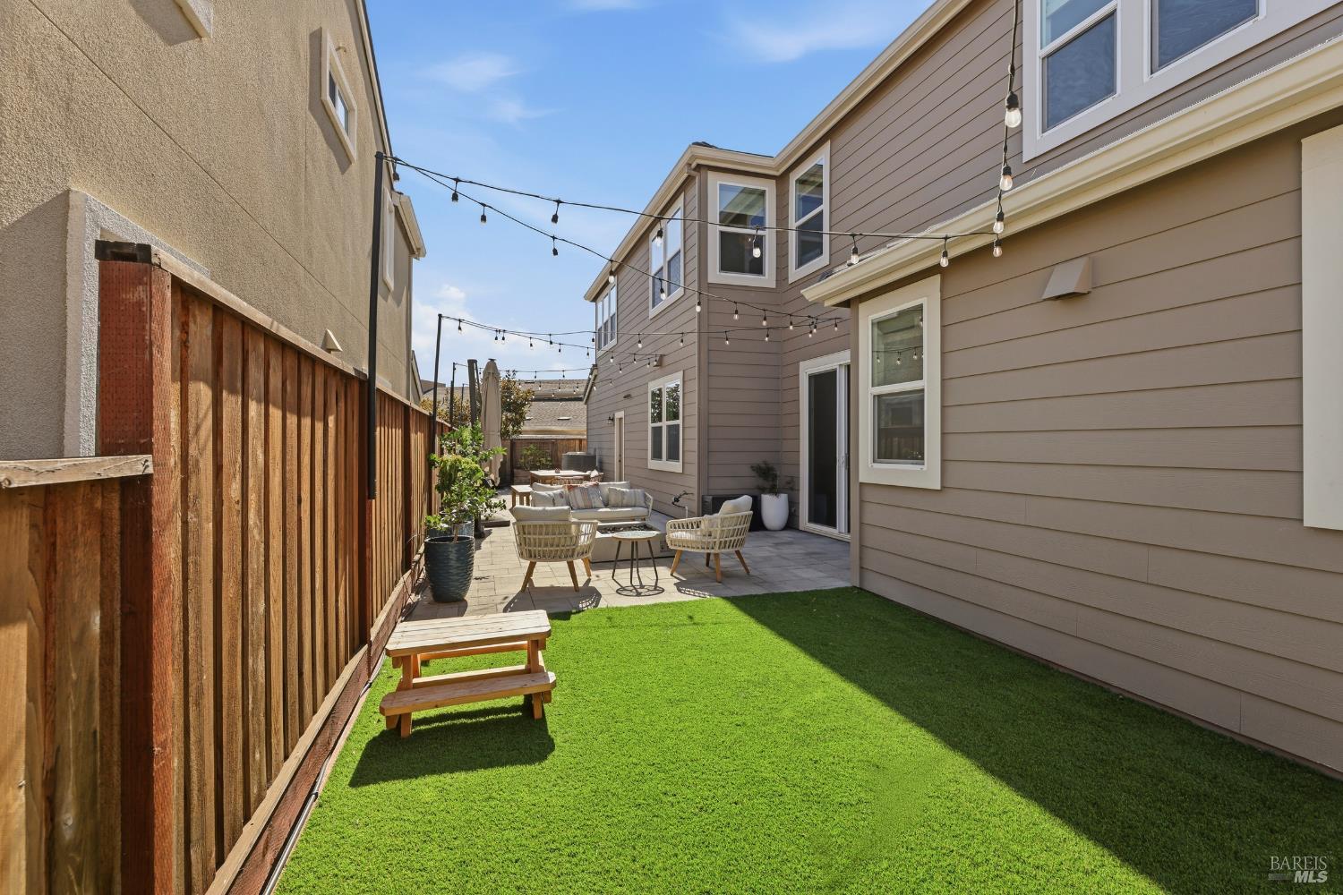 547 Sapphire Street Petaluma CA 94952