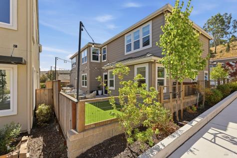 547 Sapphire Street Petaluma CA 94952