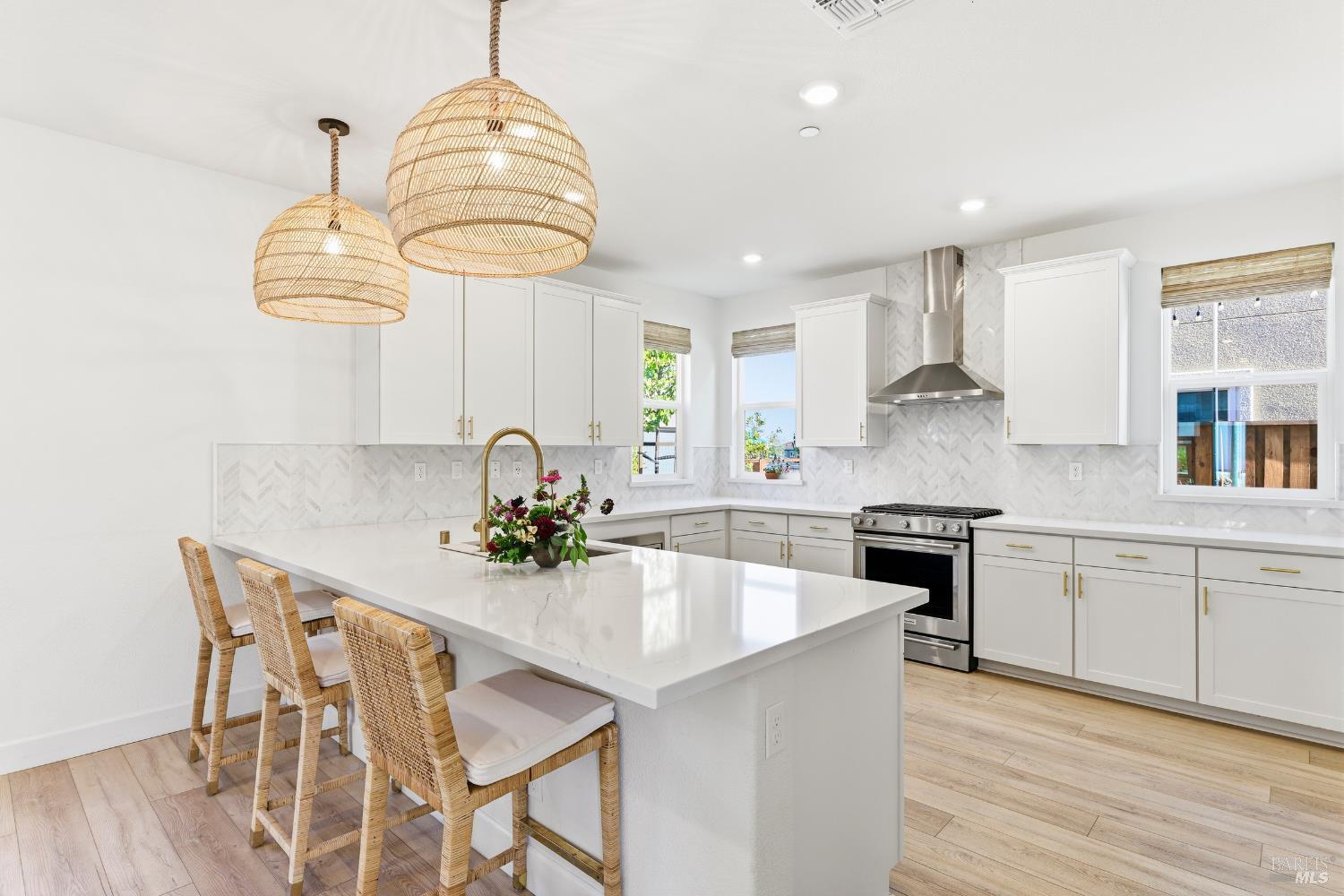 547 Sapphire Street Petaluma CA 94952