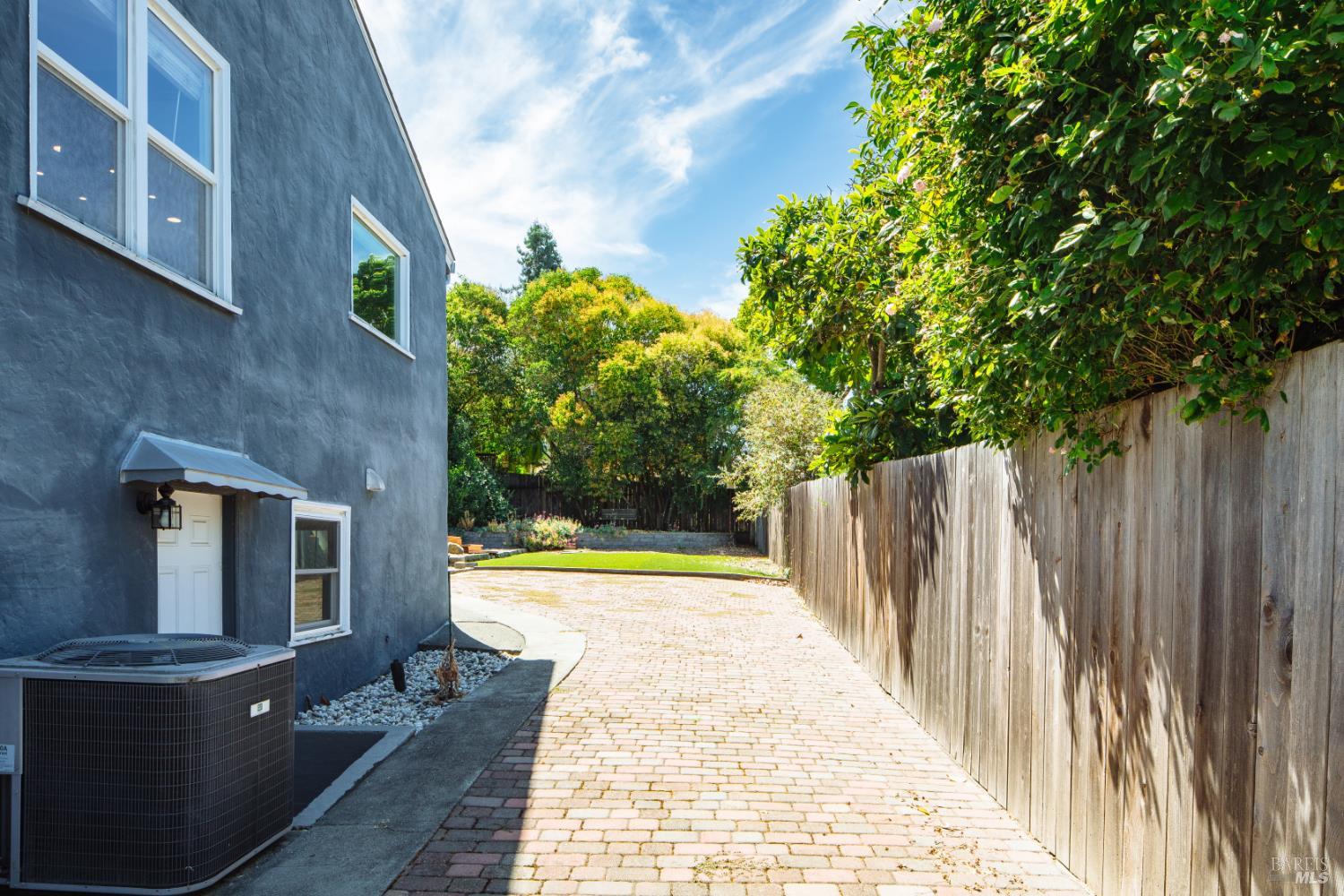 8 Cochrane Way Petaluma CA 94952