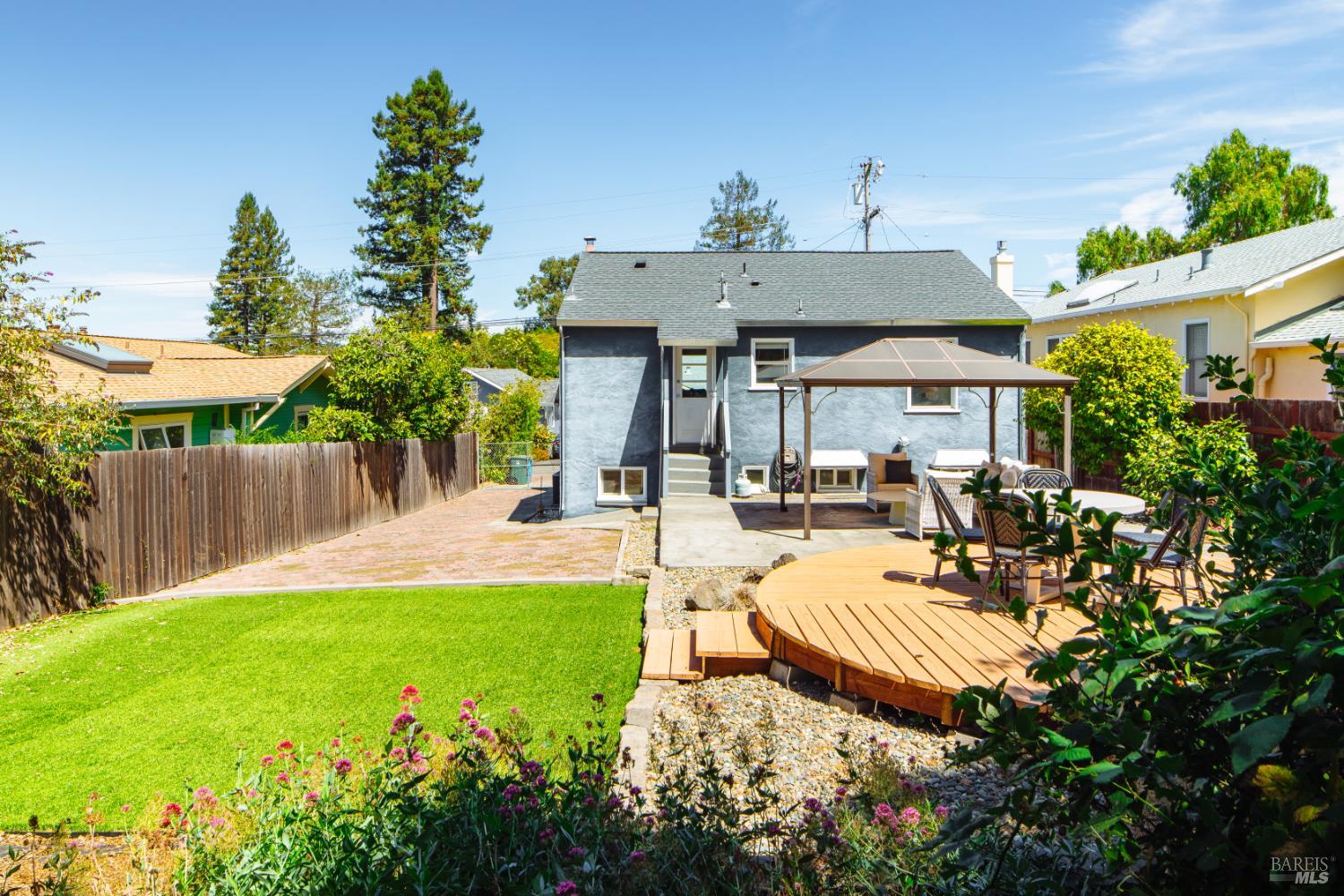 8 Cochrane Way Petaluma CA 94952