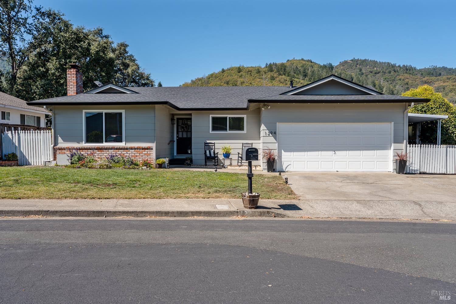 Ukiah CA, 1294 Yokayo Court