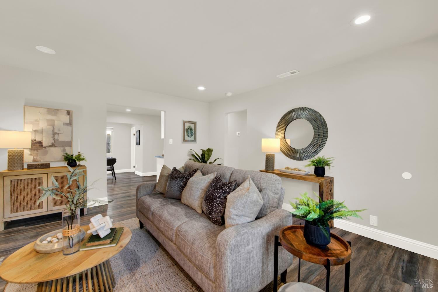 2 Rita Court Novato CA 94945