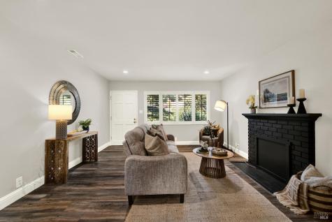 2 Rita Court Novato CA 94945