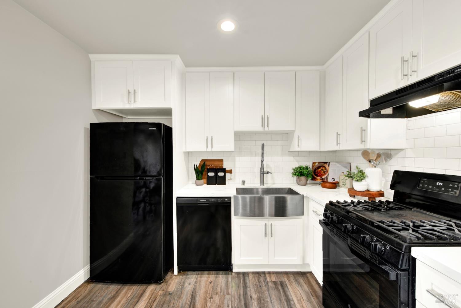 2 Rita Court Novato CA 94945